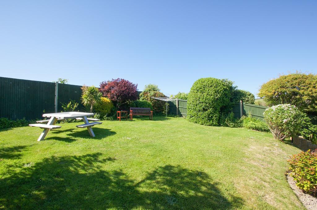 Dean Court Garden - Parking - By Brighton Holiday Lets Exterior photo